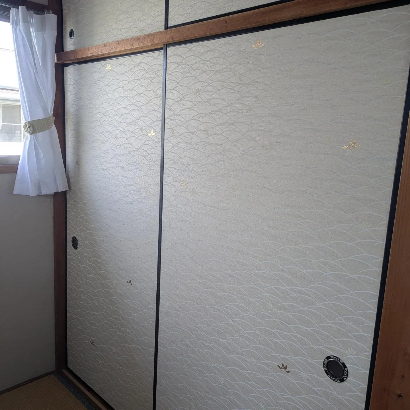 高砂市阿弥陀町で障子と襖張り替えさせて頂きました。