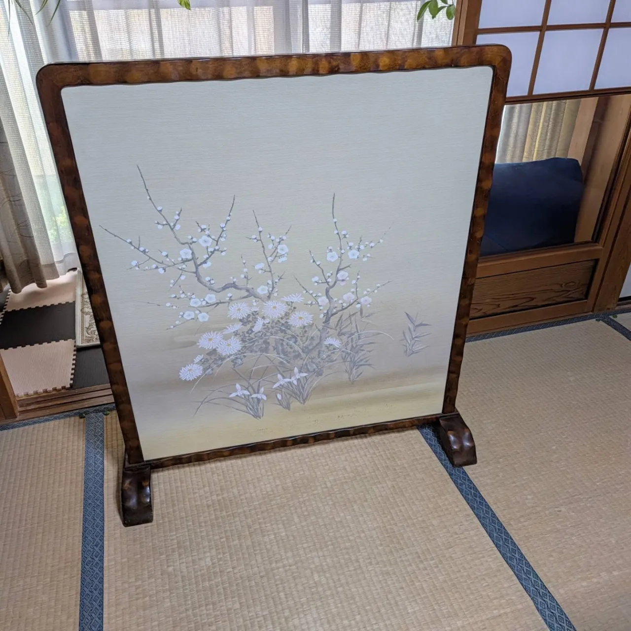 姫路市的形町のお客様から衝立の張り替えの御依頼。